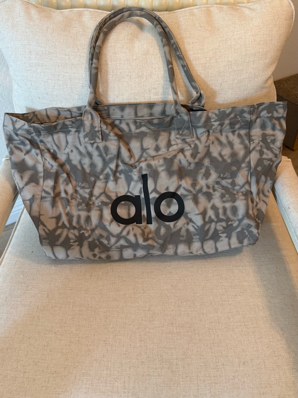 ALO Yoga Marble Pattern Tote Bag